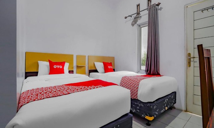 Tasikmalaya Hotel | OYO 90086 Pondok Tasyiq Guest House Syariah
