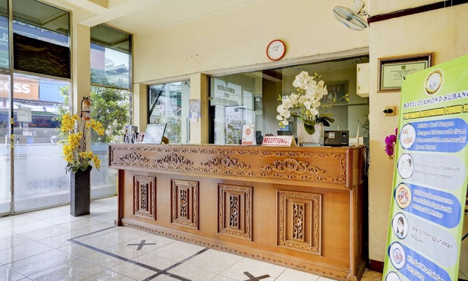 Subang Hotel | OYO 90118 Hotel Diamond Syariah