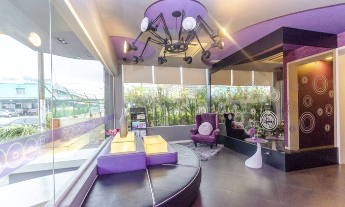 Taman Johor Jaya Hotel | OYO 902 Rooms Boutique Hotel