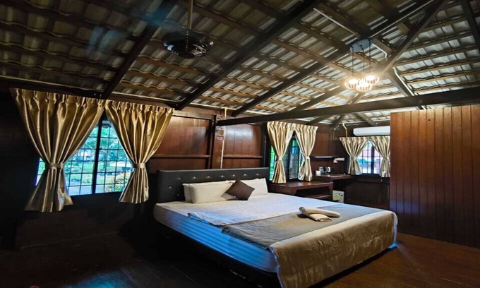 Kampung Nanas Hotel | OYO 91088 Awana Homestay