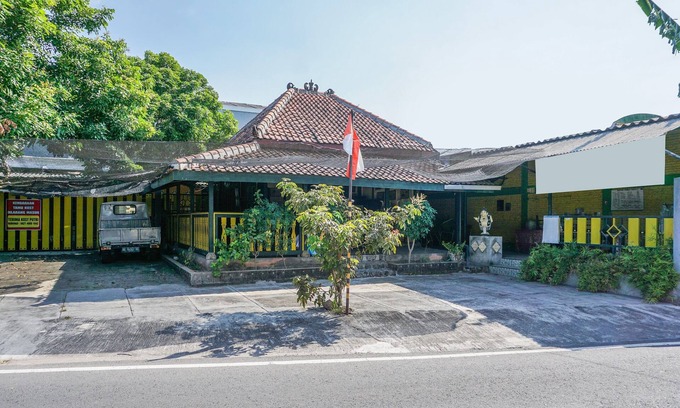 Madiun Hotel | OYO 91735 Griya Cendekia Syariah