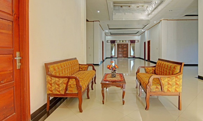 Padang Hotel | OYO 91852 Prima Guesthouse Syariah
