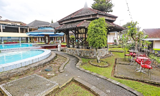 Bogor Tengah Hotel | OYO 92088 171 Inn