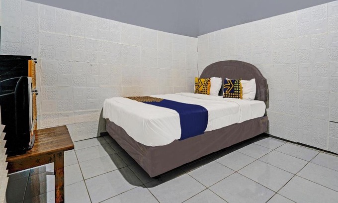 Cileunyi Hotel | OYO 92269 Arjuna Homestay