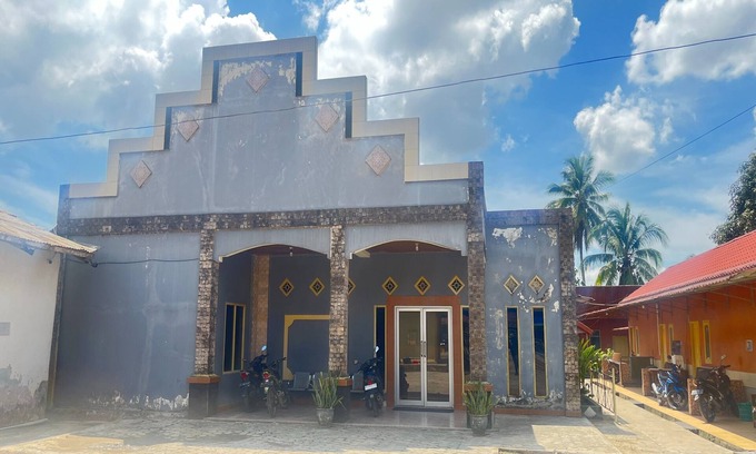 Borneo Hotel | OYO 93119 Guest House Leo Patra