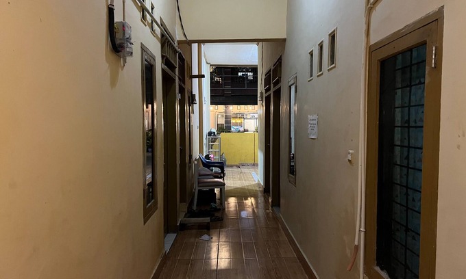 Palopo Hotel | OYO 93756 Qq Kost Near Pantai Kebesaran Beach