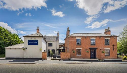 Etwall Hotel | OYO Blenheim House