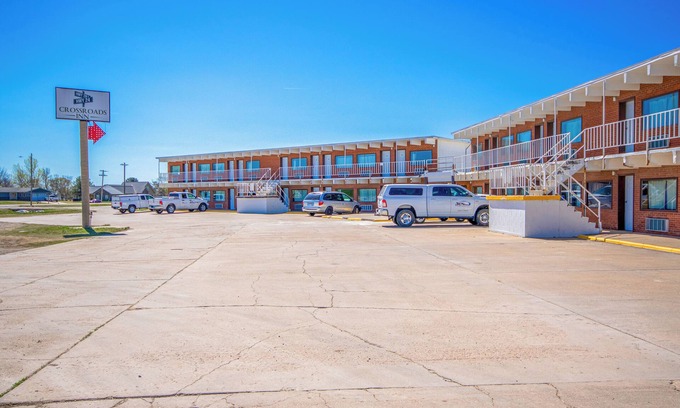 Osborne Hotel | OYO Crossroads Inn