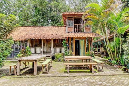 Banaran Hotel | OYO Homes 93598 Omah Baturan Syariah