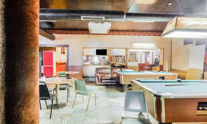 Derrick City Hotel | OYO Hotel Bradford Main St PA