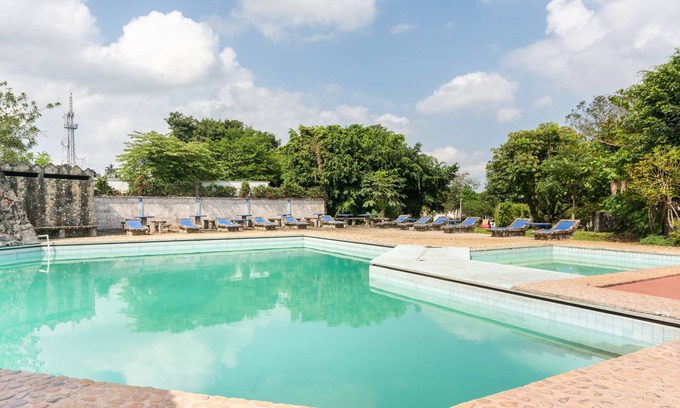 Martinez de La Torre Hotel | OYO Hotel Casa Blanca