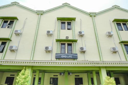 Tulungagung Hotel | OYO Life 2508 Alba Suites Homestay Syariah