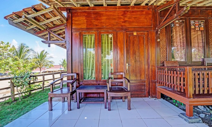 Sendang House | OYO Life 91201 Larasati Homestay Pantai Klayar