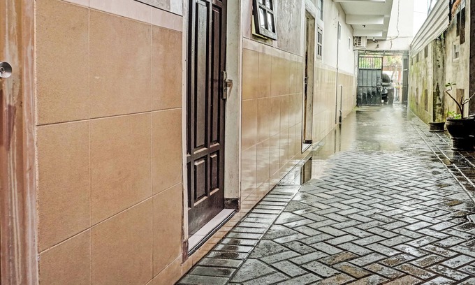 Kediri Hotel | OYO Life 92395 Namimart Syariah 3