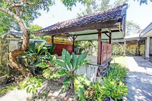 Praya Hotel | OYO Life 92853 Kost 999