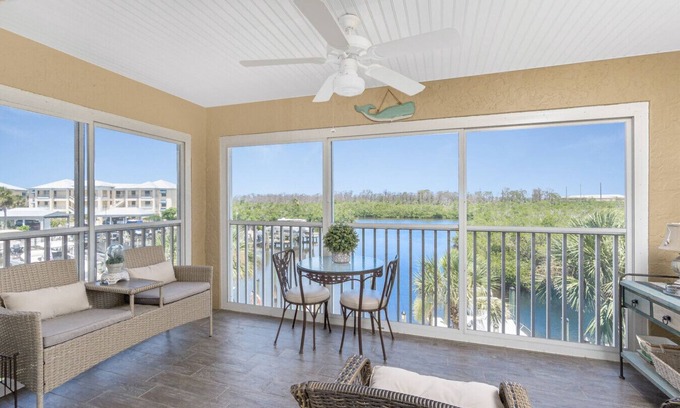 Englewood South Apartment | Oyster Creek Oasis Condo