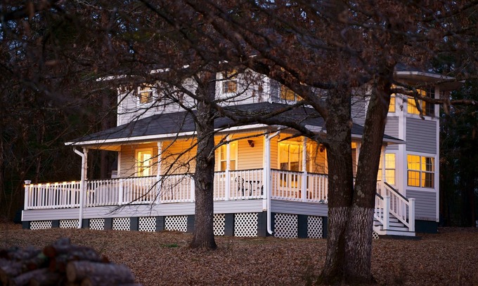 Clarksville House | Ozarks Country Retreat