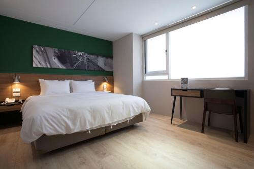 Central District Hotel | P&F Hotel