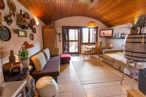 Szigliget House | P & P Nyaraló