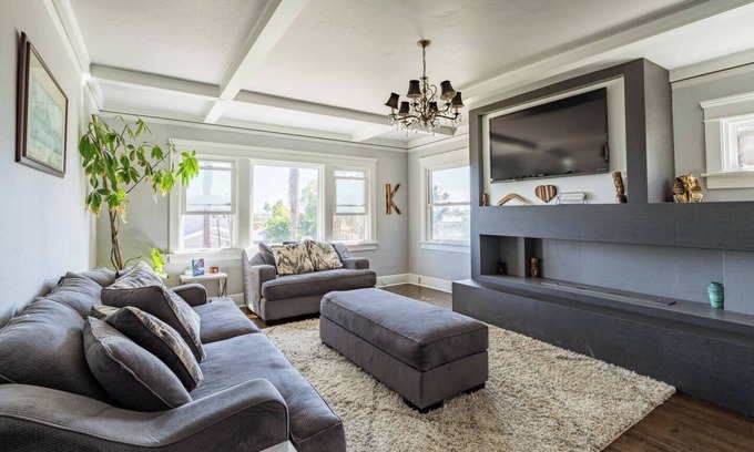 Pacific Beach House | Pacific Beach Home w/Hot Tub and Huge Yard