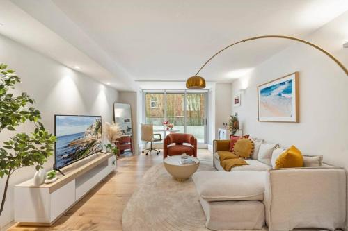 Bondi Beach Apartment | Pacific Chic Luxury Pad - Beachfront Aircon Lift