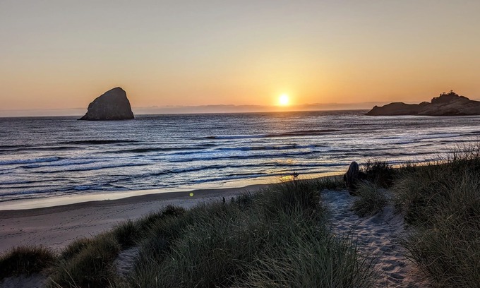 Pacific City House | Pacific City- Shorepine Village- Boardwalk to the Beach, no shoes required