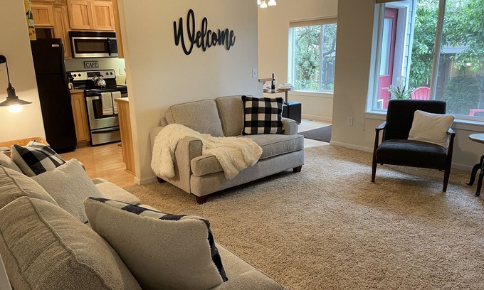 Forest Grove House | Pacific University Stay, very close to the University and downtown Forest Grove