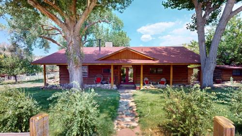 Spanish Valley House | Pack Creek ~ Road House