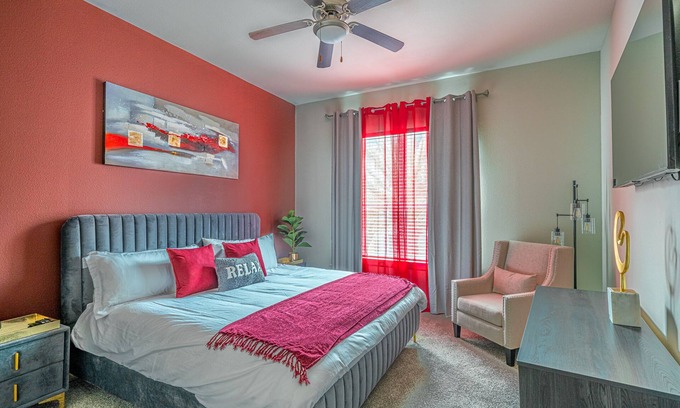 Astrodome Apartment | PackHouse NRG/MED Center