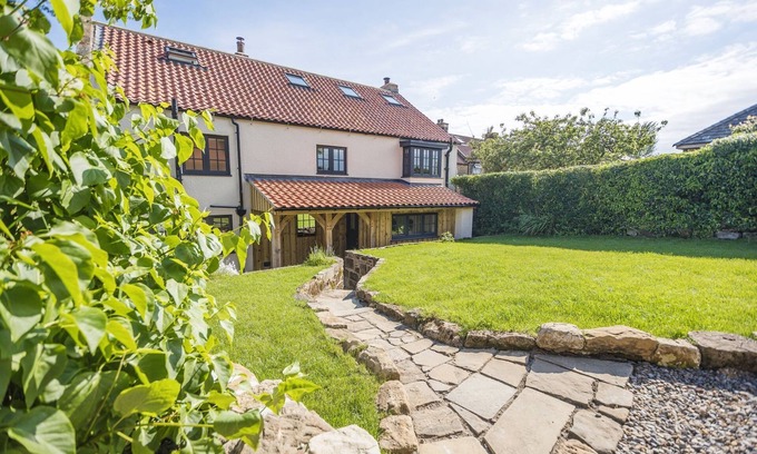 Osmotherley Cottage | Paddock View - a cottage that sleeps 8 guests in 4 bedrooms