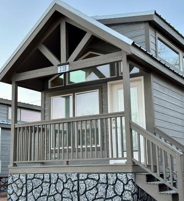 Page Cabin | Page Lake Powell Campground - Tiny Homes