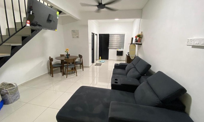 Pagoh House | Pagoh Town Homestay