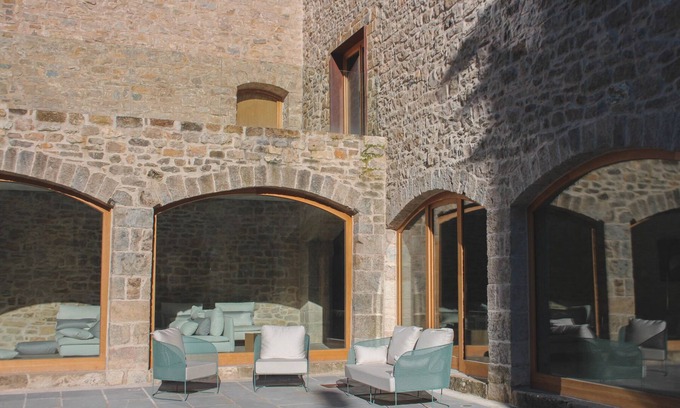 Cendea de Olza Villa | Palace with ten rooms for up to 31 people