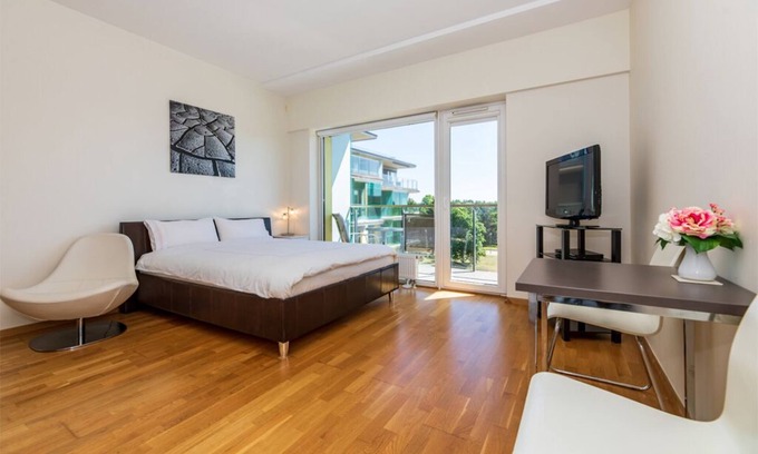 Palanga Apartment | Palanga Pad - Luxury Holiday Apartment 15min Walk To Beach