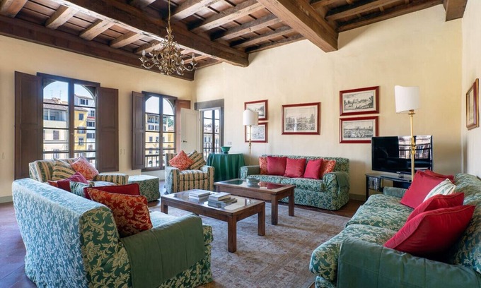 San Niccolo Apartment | Palazzo Antellesi Medici Suite