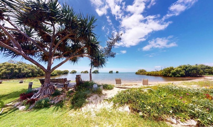 Beachmere House | Palazzo on the Beach - Beachmere