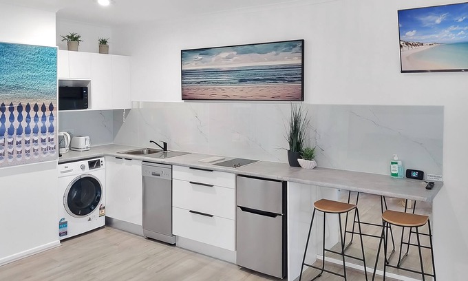 Palm Cove Apartment | Palm Cove Beach Retreat (1st Floor Apartment)