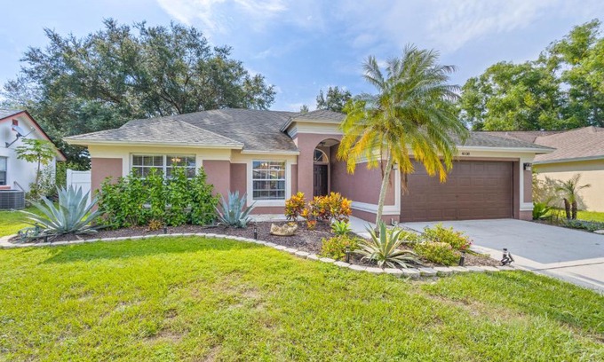 Bradenton House | Palm Gardens