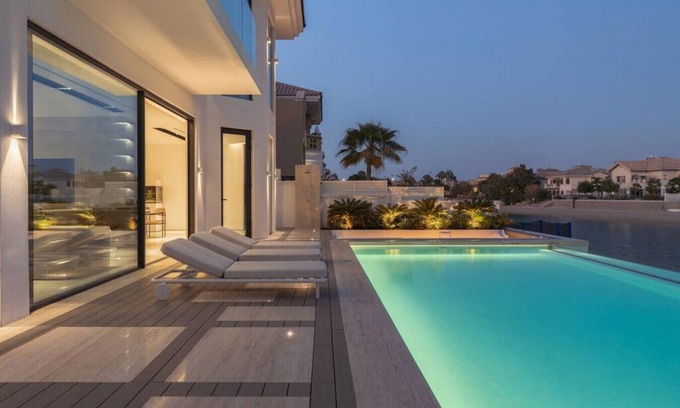 Palm Jumeirah Villa | Palm Jumeirah Paradise: 5BR Villa | Infinity Pool
