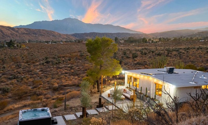 Morongo Valley House | Palo Verde Canyon~5 acre Private Mountain~Hot Tub