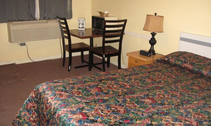 Medicine Hat Hotel | Pals Motel and RV Park