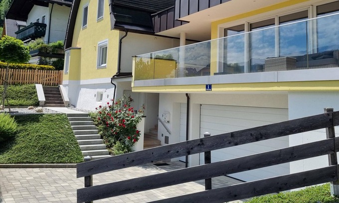 Zell am See Ski Chalet | Panorama Chalet Schmittendrin, lake view & garden