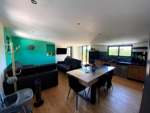 Seigy House | Panorama