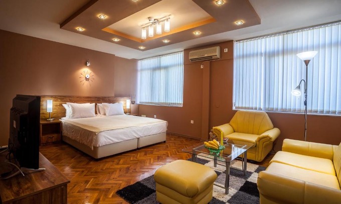Yambol House | Panorama Top Floor Rooms in Hotel Tundzha