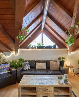 Shiligarnika Apartment | Panoramic 2 Bedroom Cabin Retreat Japanese Style