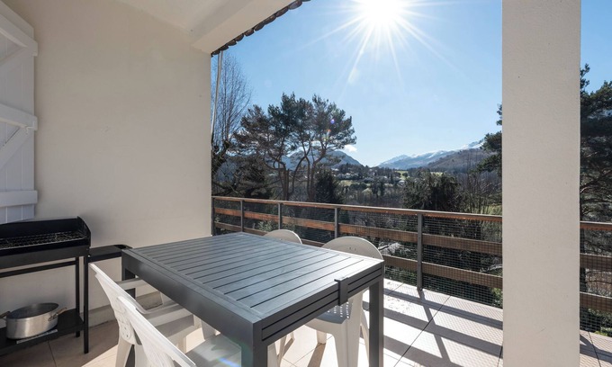 Bagneres-de-Bigorre Ski Chalet | Panoramic Chalet in Bagnères-de-Bigorre Pic du Midi View Garden and Private Parking