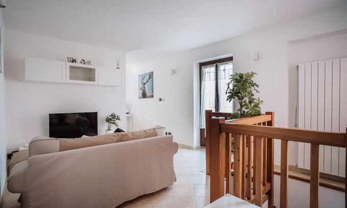 Roure Apartment | Panoramic views and Alpine comfort for couples or small groups