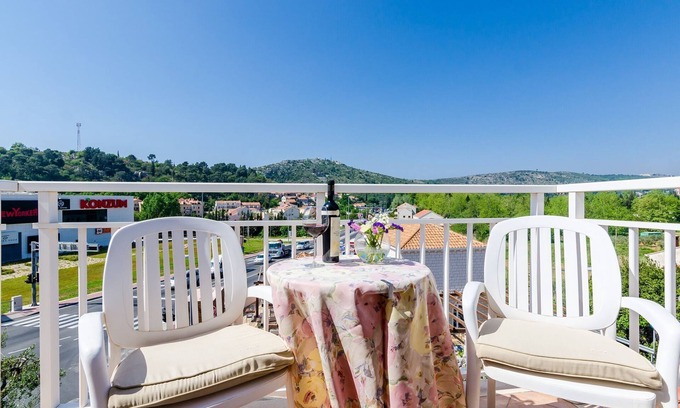 Srebreno Apartment | Pansion Srebreno - Double or Twin Room with Balcony and City View 2