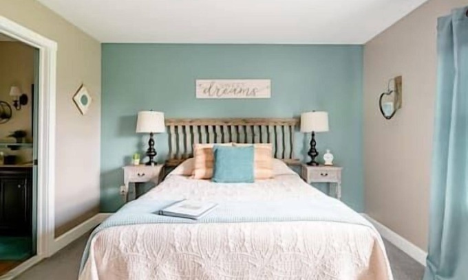 Huntington Mills Apartment | Paper Mill Pines Bed and Breakfast: The Sycamore Room