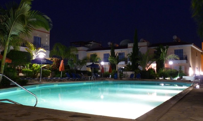 Universal Apartment | Paphos Airport Transfers, Beautiful Apartment,Small Complex,Large Pool,Free WiFi